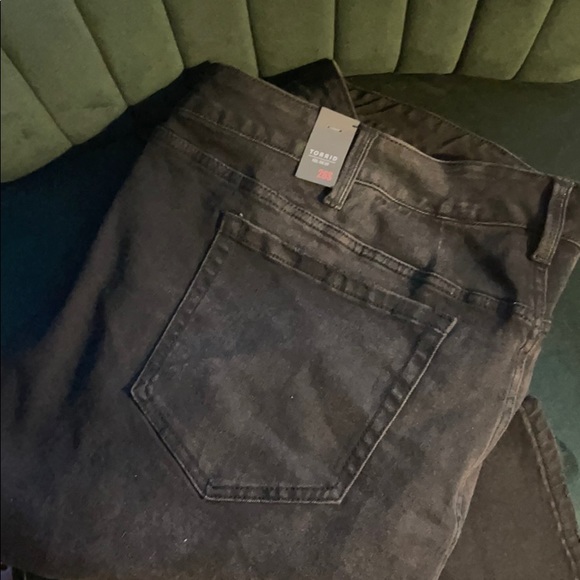 Torrid NWT boyfriend straight jeans - Picture 5 of 6